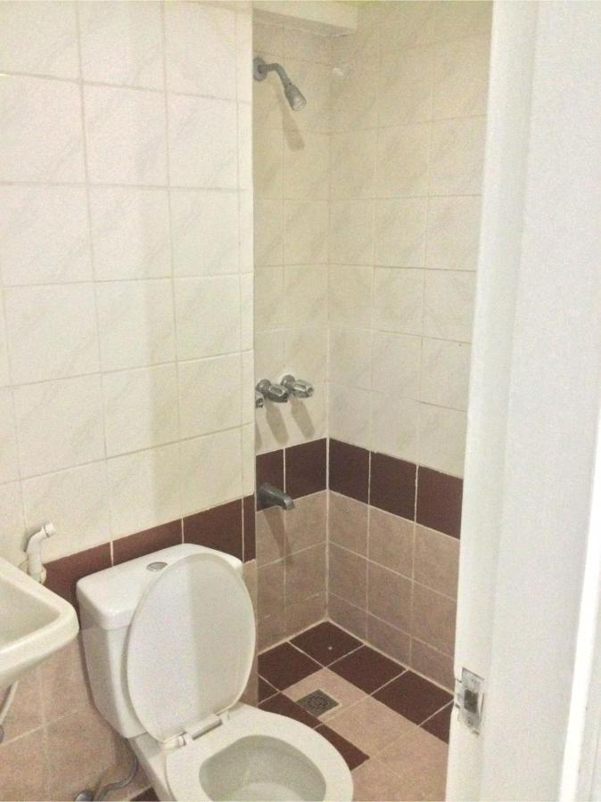 Oyo 817 Vista Apartelle 曼达卢永 外观 照片
