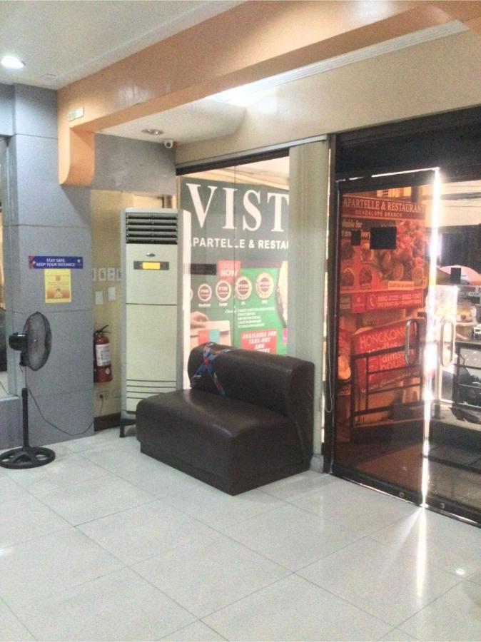 Oyo 817 Vista Apartelle 曼达卢永 外观 照片