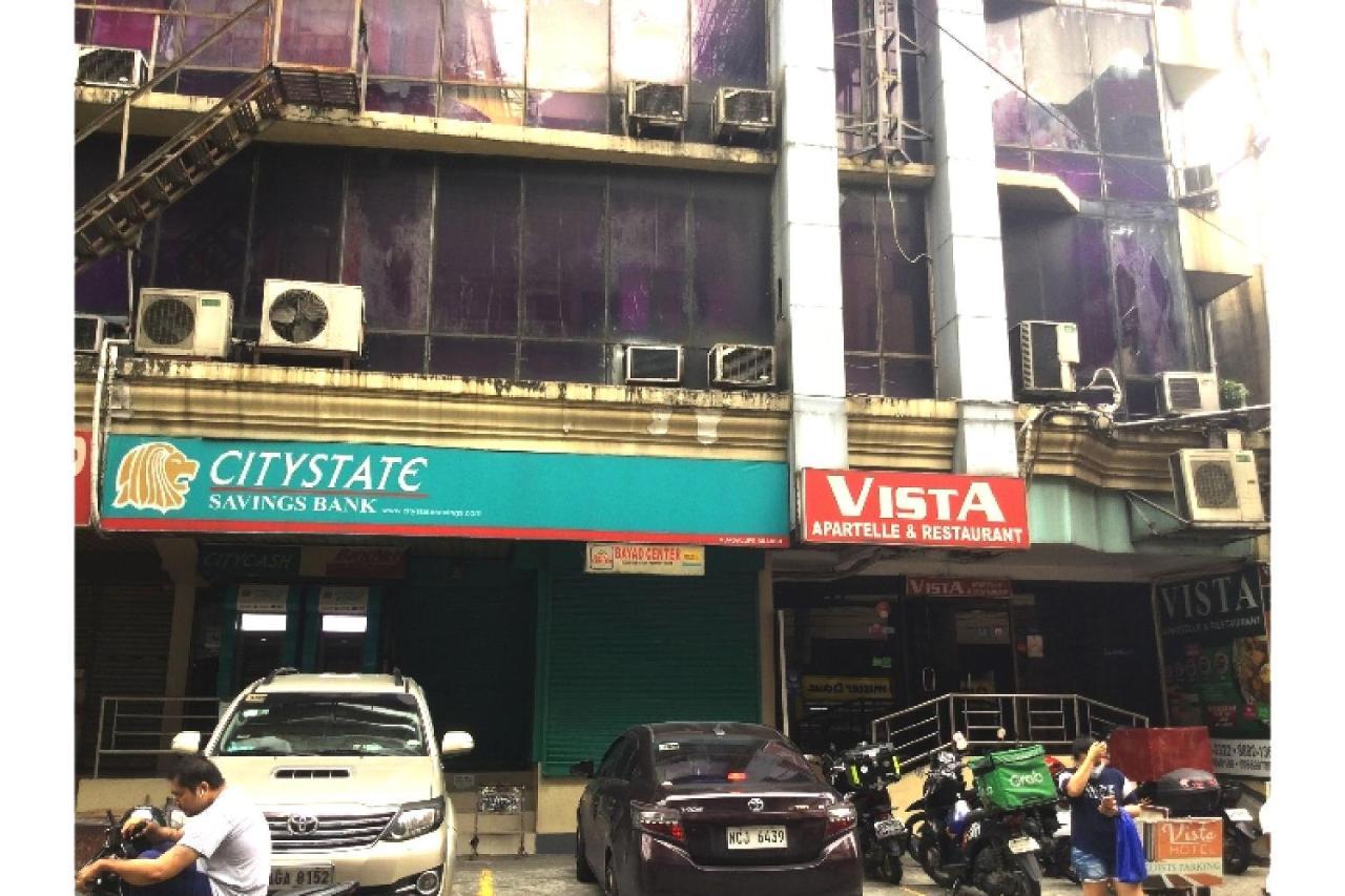 Oyo 817 Vista Apartelle 曼达卢永 外观 照片