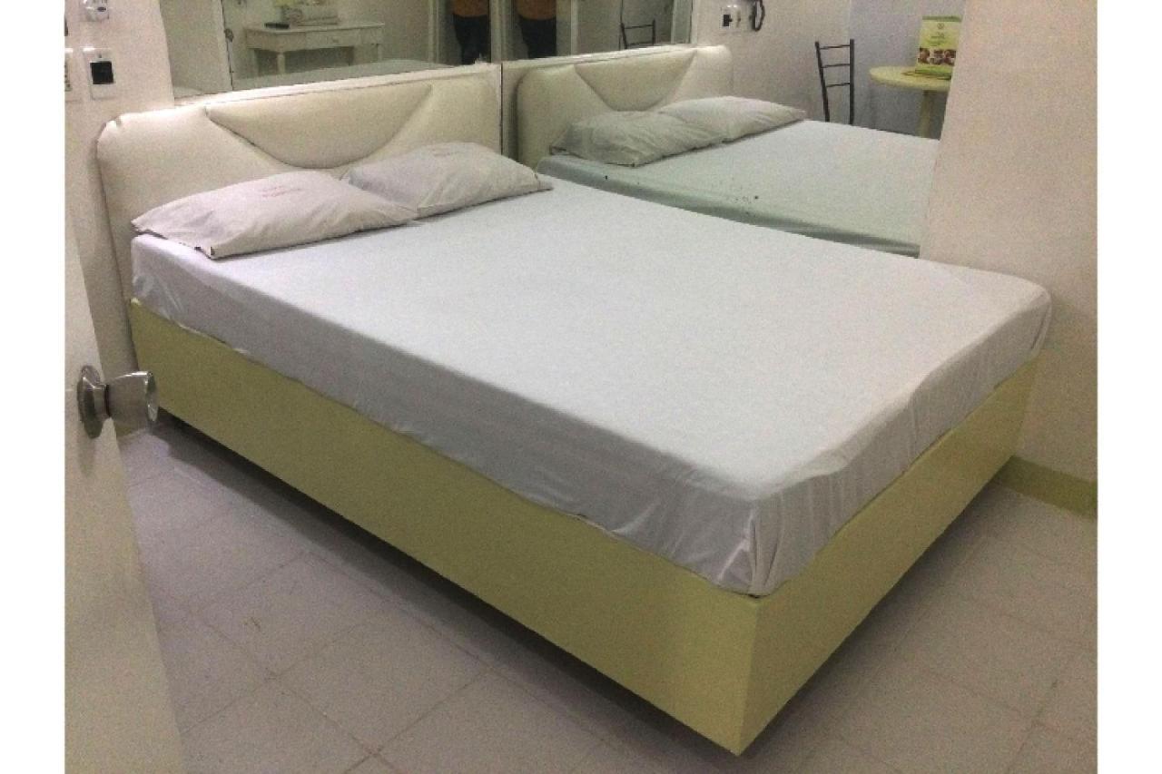 Oyo 817 Vista Apartelle 曼达卢永 外观 照片